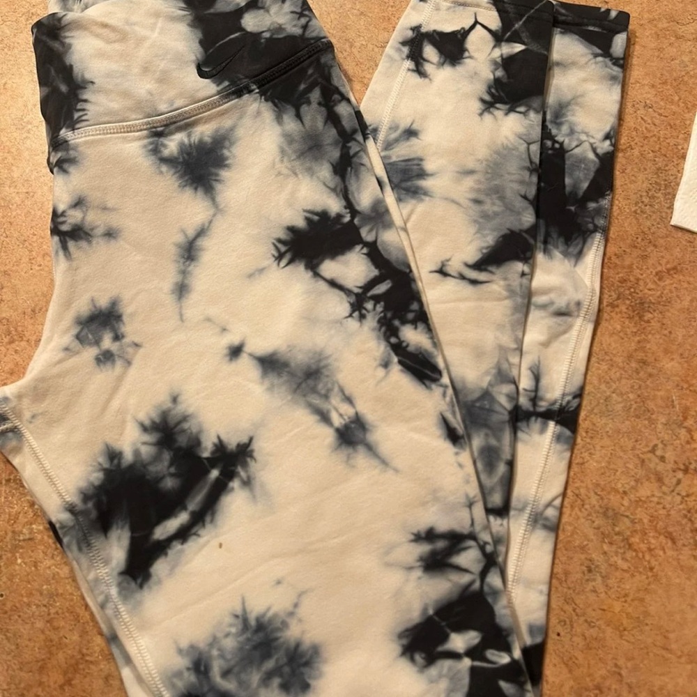 Nike tie dye leggings